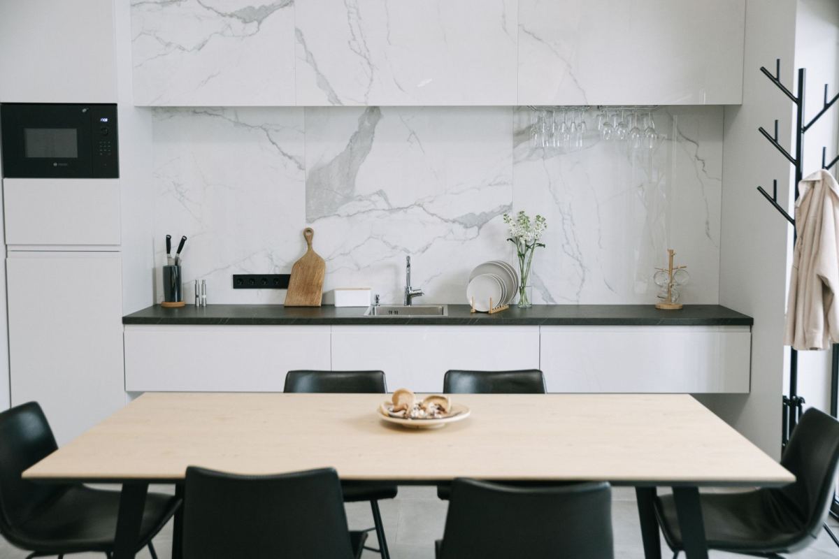 Granite vs Marble: Which Is Right for Your Kitchen?