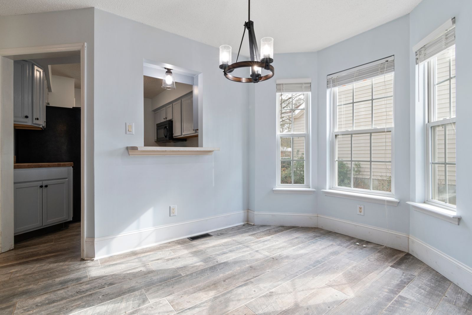 Wooden Finish Tile Room